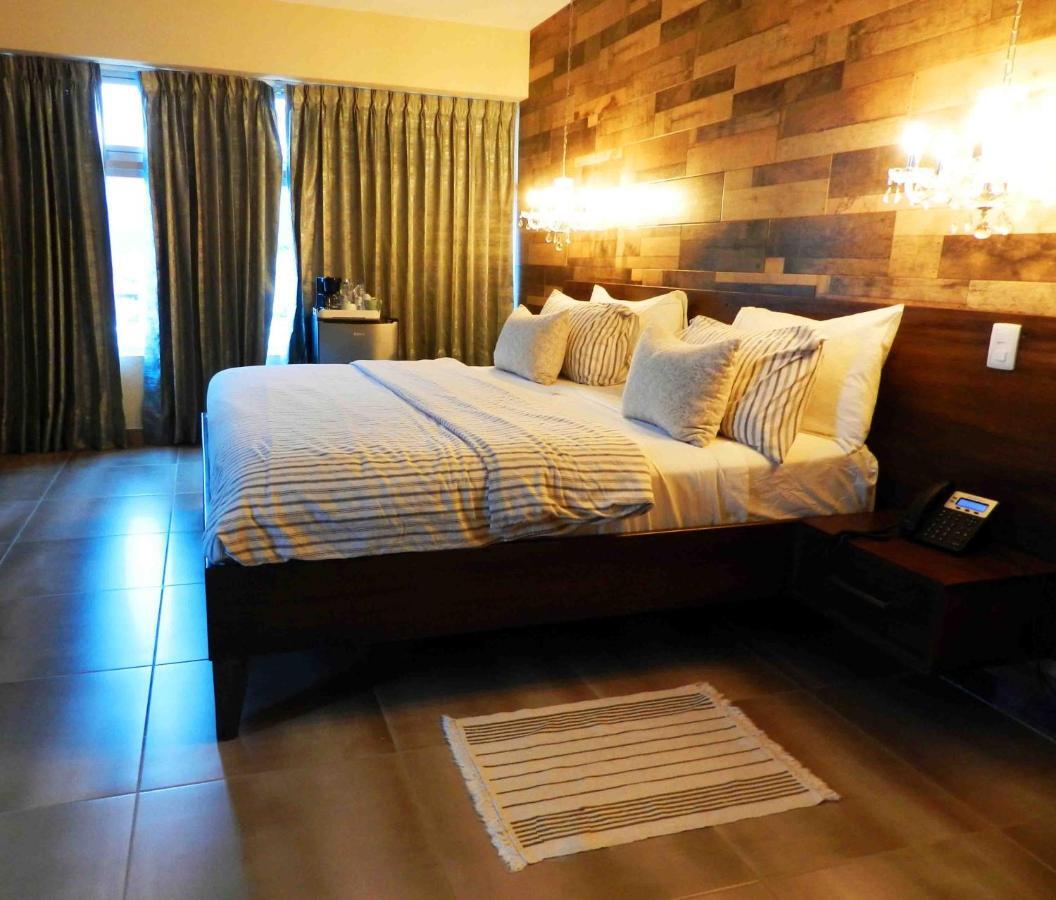 Mon Hotel Boutique Констанса Экстерьер фото