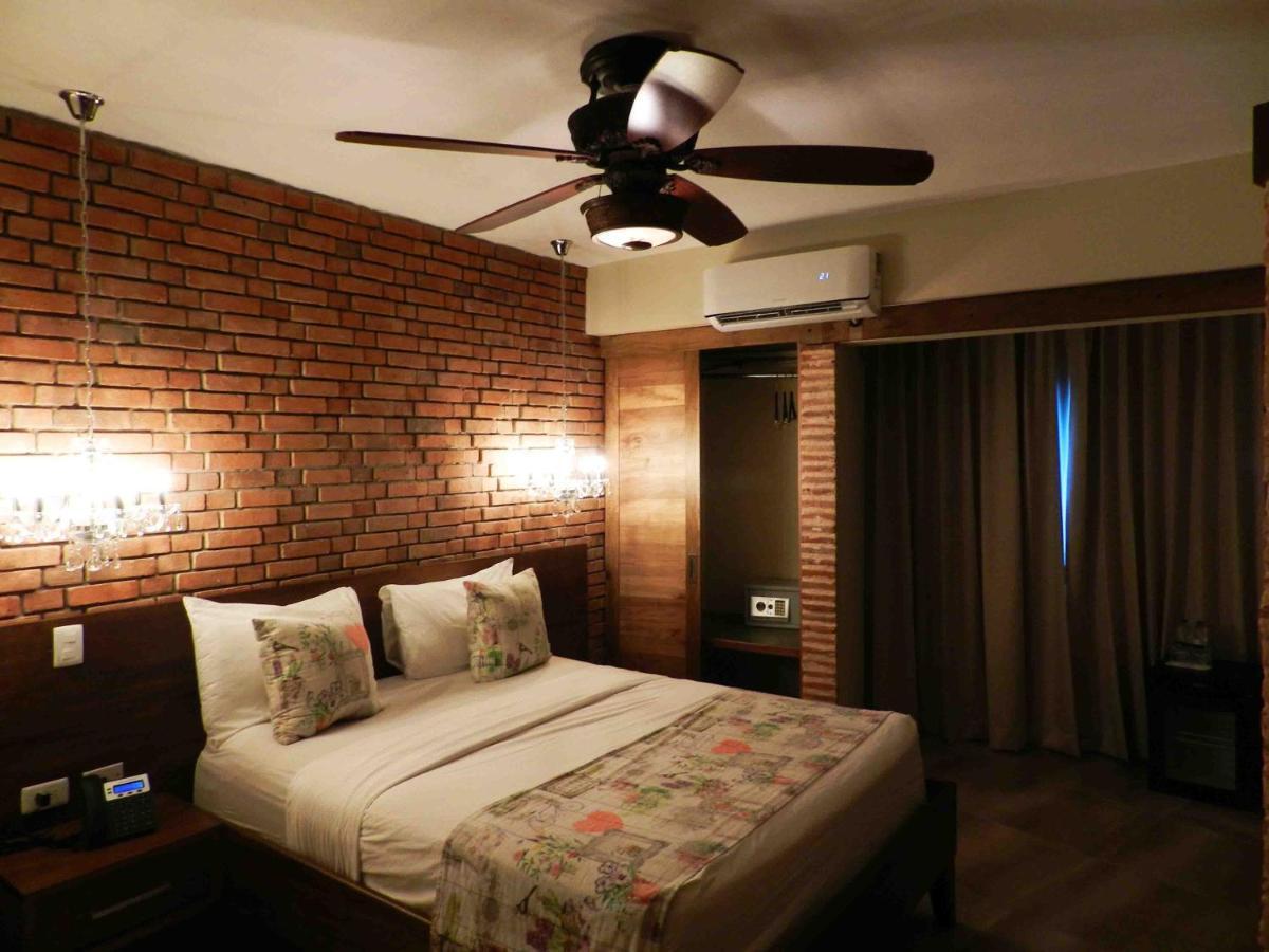 Mon Hotel Boutique Констанса Экстерьер фото