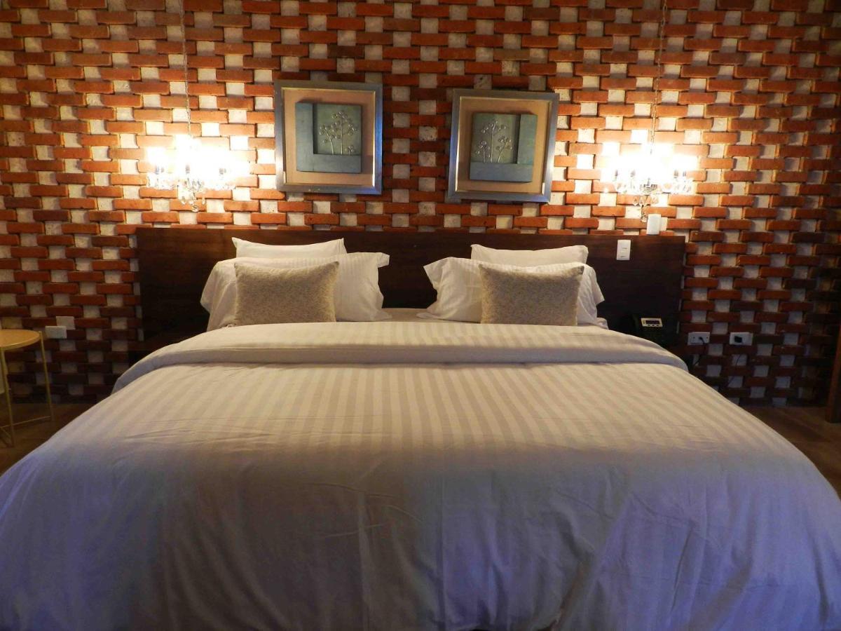 Mon Hotel Boutique Констанса Экстерьер фото