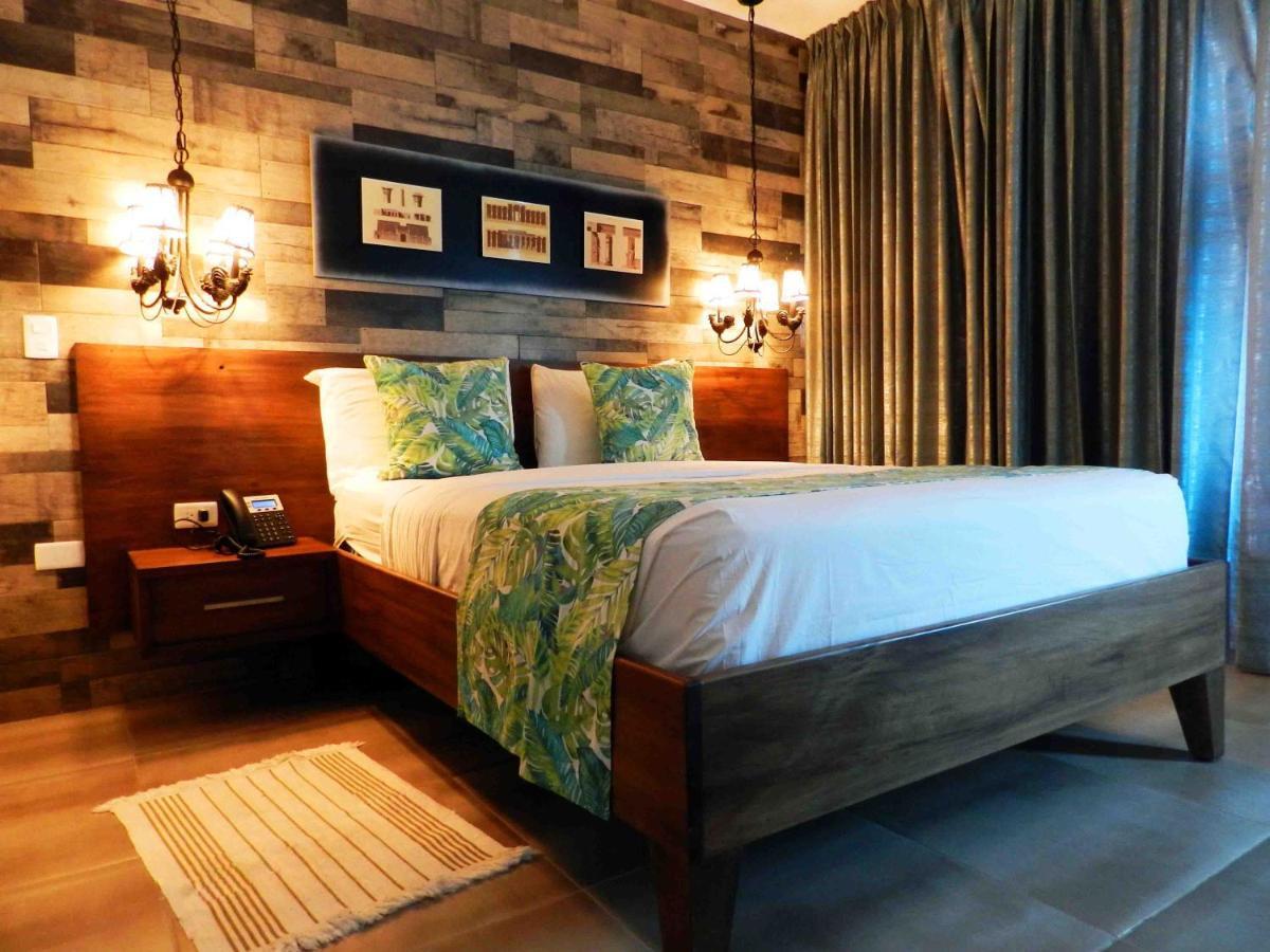 Mon Hotel Boutique Констанса Экстерьер фото